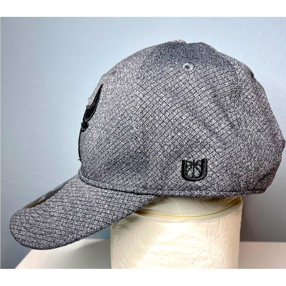 Brand New Chicago Bulls NBA Ultra Game    Gray with Black Bull logo